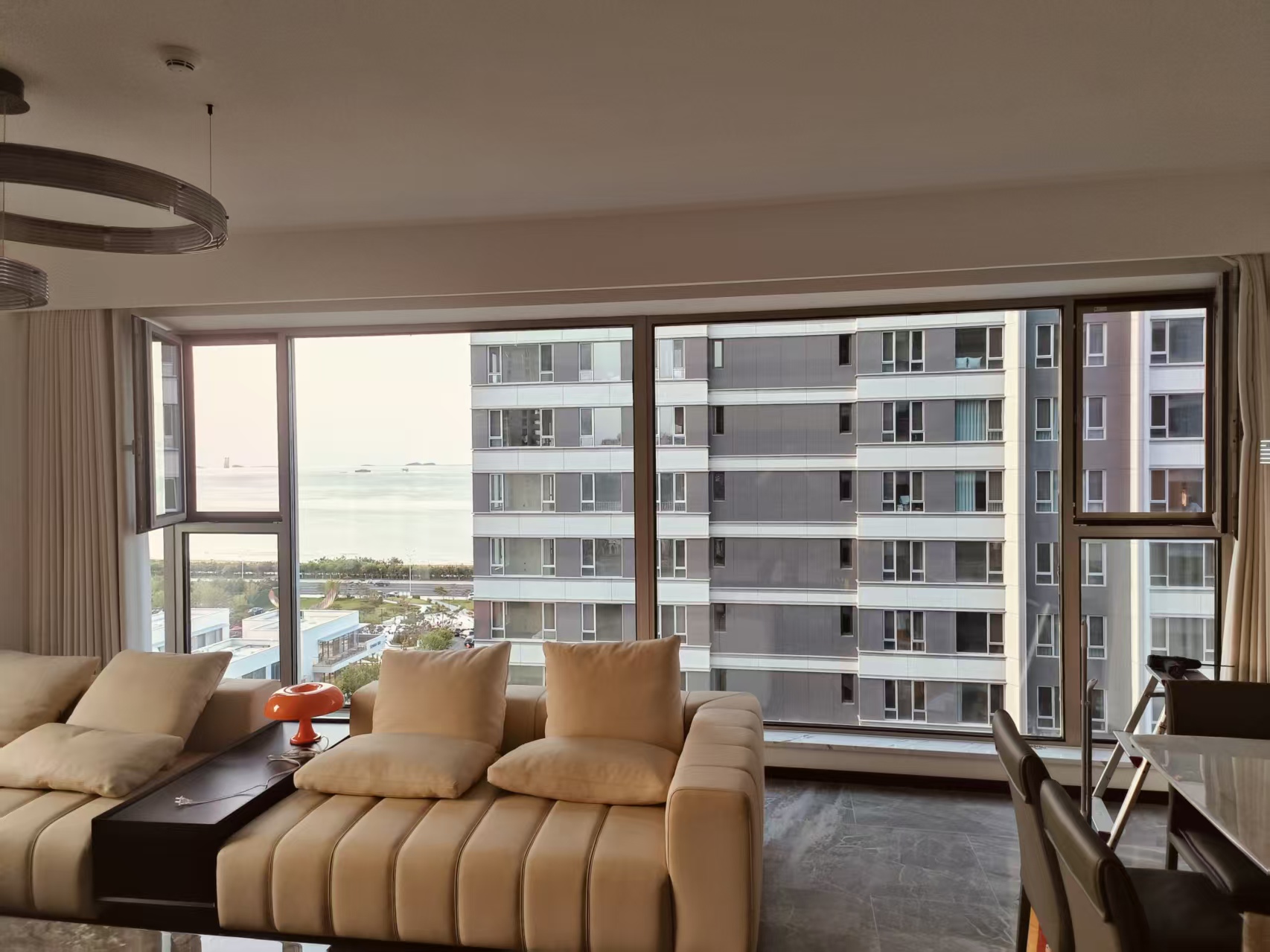 山東省煙臺(tái)市萊山區(qū)天琴?？蛻舭惭b小平開金剛網(wǎng)紗窗